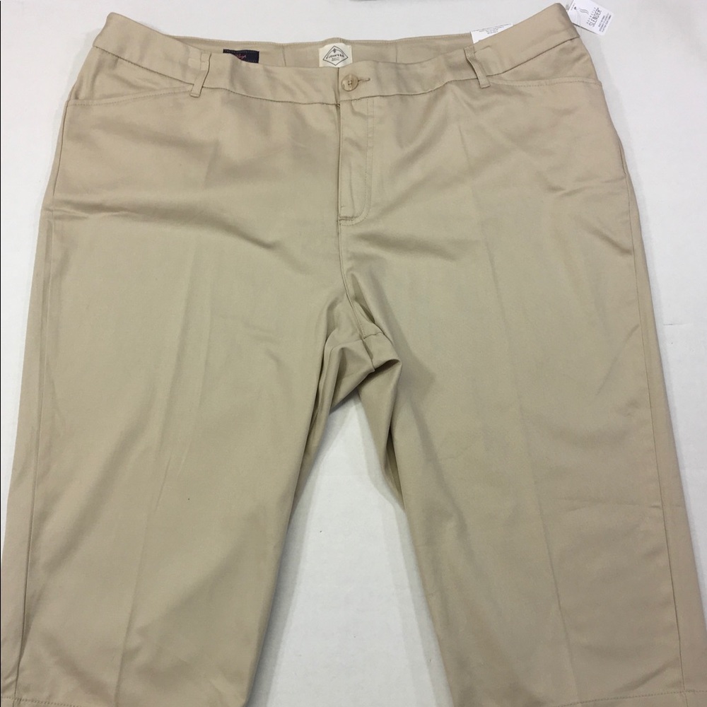 St. John’s Bay Capri Tan 24W Classic Fit  A7
